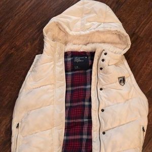 American Eagle Puffer Vest